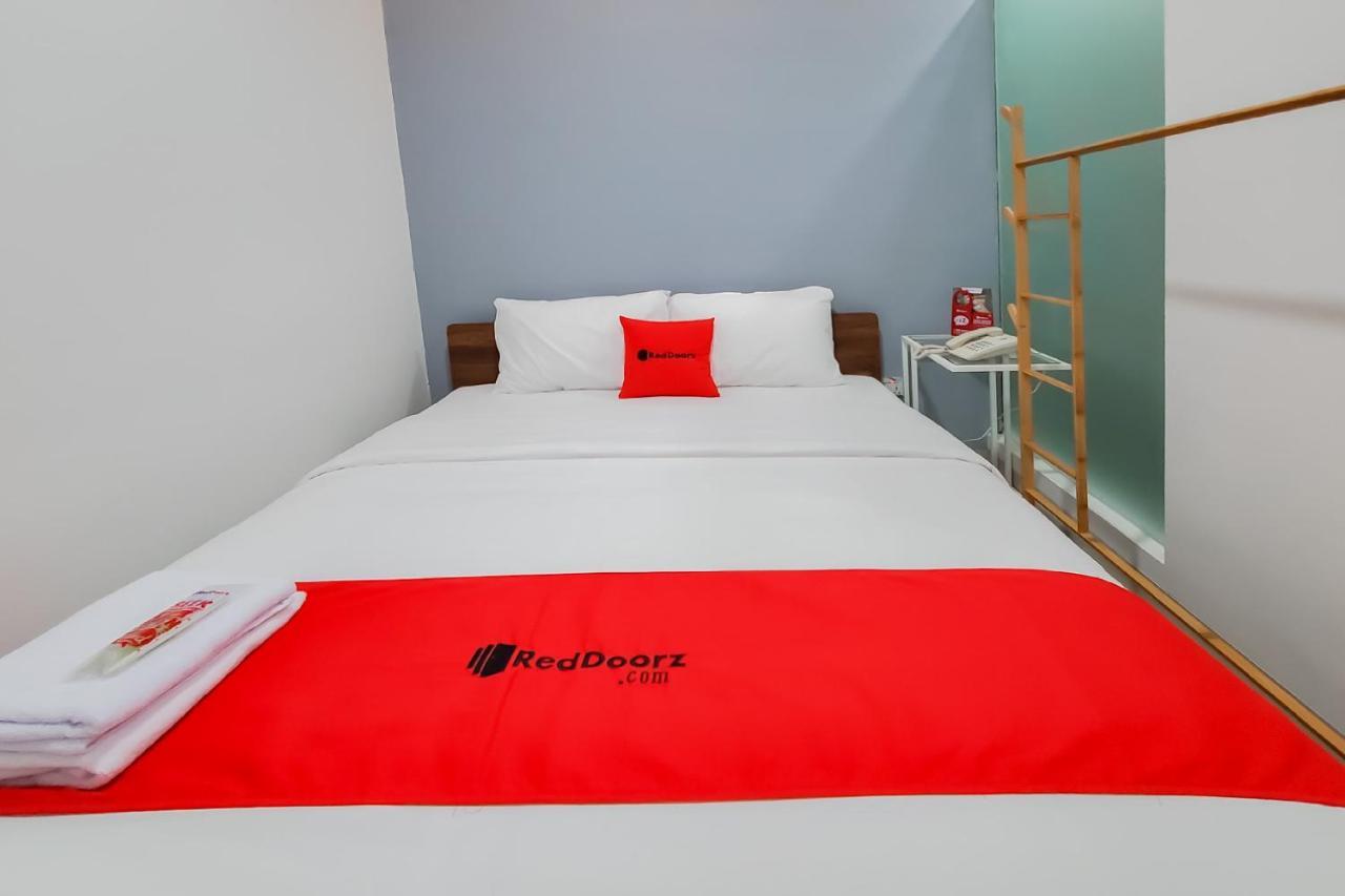RedDoorz Plus @ Batutulis Bogor Exterior foto