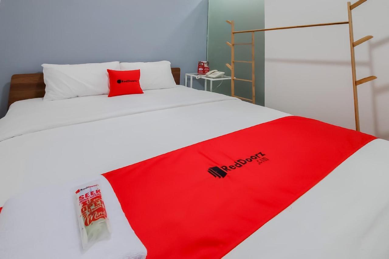 RedDoorz Plus @ Batutulis Bogor Exterior foto